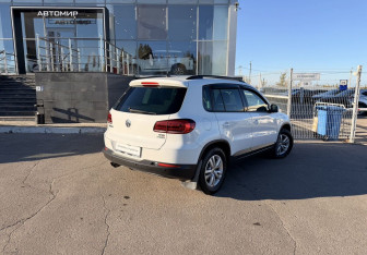 Подержанный автомобиль Volkswagen Tiguan 2015 года (5 фото)