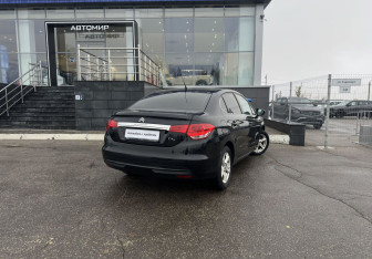 Подержанный автомобиль Citroen C4 Sedan 2013 года (5 фото)