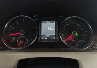 Подержанный автомобиль Volkswagen Passat Sedan 2012 года (9 фото)