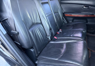 Подержанный автомобиль Lexus RX 2005 года (12 фото)