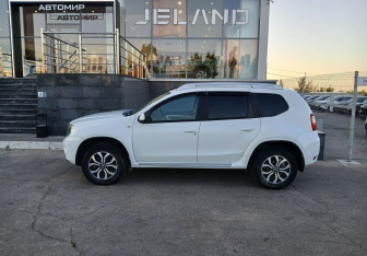 Подержанный автомобиль Nissan Terrano 2017 года (8 фото)