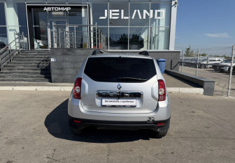 Подержанный автомобиль Renault Duster 2012 года (6 фото)