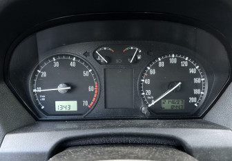 Подержанный автомобиль Skoda Fabia Hatchback 2001 года (9 фото)