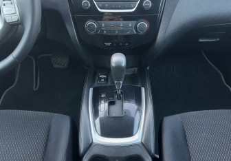 Подержанный автомобиль Nissan Qashqai 2014 года (11 фото)