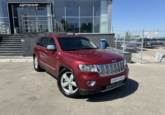 Подержанный автомобиль Jeep Grand Cherokee 2012 года (3 фото)