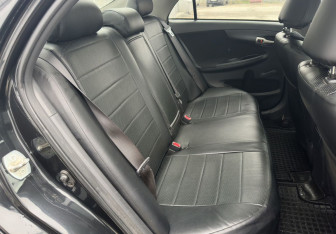 Подержанный автомобиль Toyota Corolla Sedan 2008 года (12 фото)