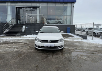 Подержанный автомобиль Volkswagen Passat Sedan 2012 года (2 фото)