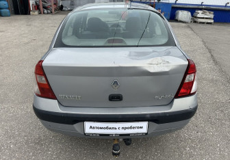 Подержанный автомобиль Renault Symbol 2005 года (6 фото)