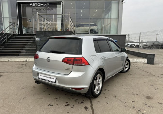 Подержанный автомобиль Volkswagen Golf Hatchback 2013 года (5 фото)