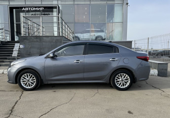Подержанный автомобиль Kia Rio Sedan 2019 года (8 фото)