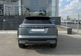 Подержанный автомобиль Jaecoo J7 2024 года (6 фото)