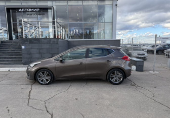 Подержанный автомобиль Kia Ceed Hatchback 2017 года (8 фото)