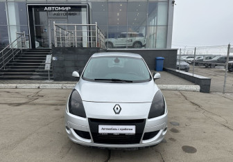 Подержанный автомобиль Renault Scenic 2010 года (2 фото)