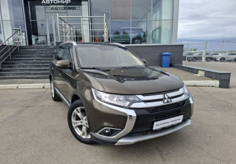 Подержанный автомобиль Mitsubishi Outlander 2018 года (3 фото)