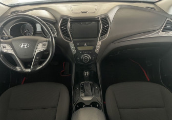 Подержанный автомобиль Hyundai Santa Fe 2014 года (10 фото)