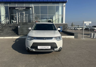 Подержанный автомобиль Mitsubishi Outlander 2014 года (2 фото)