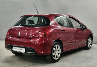 Подержанный автомобиль Peugeot 308 Hatchback 2008 года (5 фото)