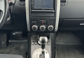 Подержанный автомобиль Nissan X-Trail 2014 года (11 фото)