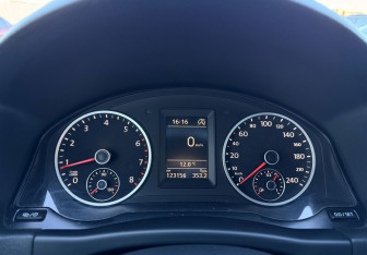 Подержанный автомобиль Volkswagen Tiguan 2015 года (9 фото)