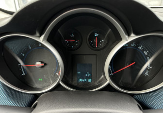 Подержанный автомобиль Chevrolet Cruze Sedan 2011 года (9 фото)