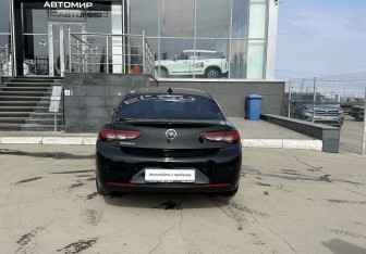 Подержанный автомобиль Opel Insignia Liftback 2018 года (6 фото)