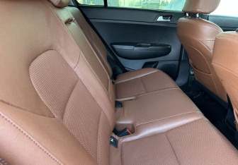 Подержанный автомобиль Kia Sportage 2017 года (12 фото)