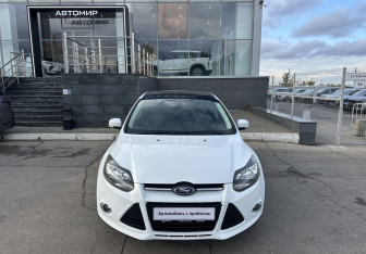 Подержанный автомобиль Ford Focus Hatchback 2013 года (2 фото)