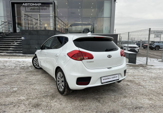 Подержанный автомобиль Kia Ceed Hatchback 2017 года (7 фото)