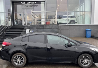 Подержанный автомобиль Kia Cerato Sedan 2019 года (4 фото)