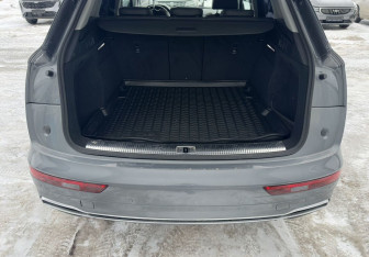 Подержанный автомобиль Audi Q5 2019 года (15 фото)