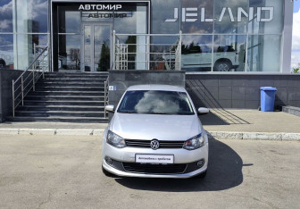 Подержанный автомобиль Volkswagen Polo Sedan 2011 года (2 фото)