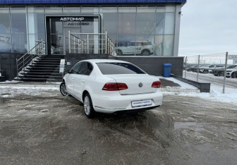 Подержанный автомобиль Volkswagen Passat Sedan 2012 года (7 фото)