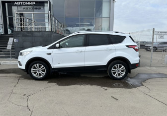 Подержанный автомобиль Ford Kuga 2018 года (8 фото)