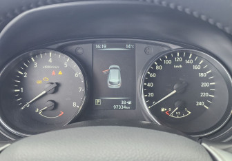 Подержанный автомобиль Nissan Qashqai 2014 года (9 фото)