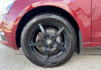 Подержанный автомобиль Skoda Octavia Liftback 2018 года (14 фото)