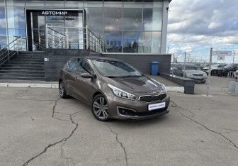 Подержанный автомобиль Kia Ceed Hatchback 2017 года (3 фото)