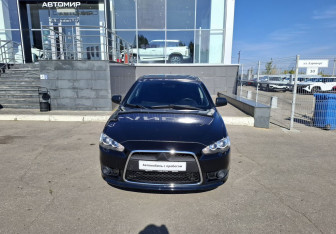 Подержанный автомобиль Mitsubishi Lancer Sedan 2012 года (2 фото)