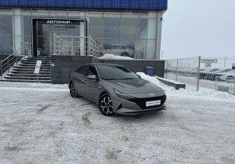 Подержанный автомобиль Hyundai Elantra Sedan 2021 года (3 фото)