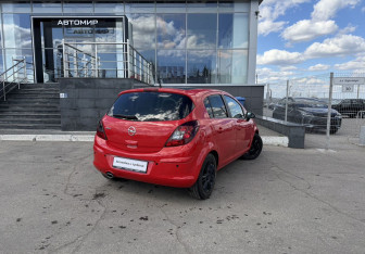 Подержанный автомобиль Opel Corsa 2011 года (5 фото)