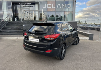 Подержанный автомобиль Hyundai ix35 2012 года (5 фото)