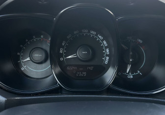 Подержанный автомобиль LADA (ВАЗ) Vesta Sedan 2016 года (9 фото)