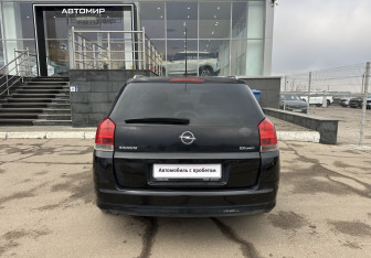 Подержанный автомобиль Opel Signum 2007 года (6 фото)