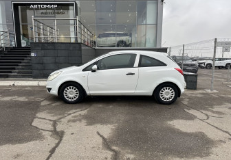 Подержанный автомобиль Opel Corsa 2008 года (8 фото)