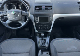 Подержанный автомобиль Skoda Yeti 2013 года (10 фото)