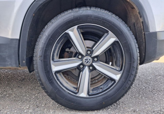 Подержанный автомобиль Volkswagen Tiguan 2010 года (15 фото)