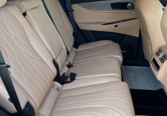 Подержанный автомобиль Jaecoo J8 2024 года (12 фото)