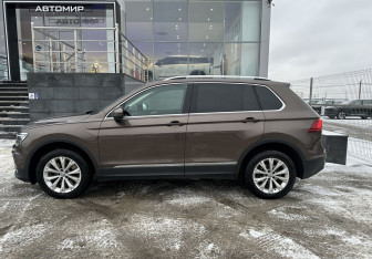 Подержанный автомобиль Volkswagen Tiguan 2017 года (8 фото)