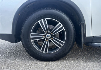 Подержанный автомобиль Mitsubishi Outlander 2014 года (15 фото)