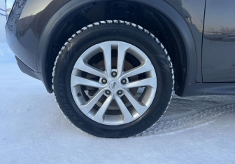 Подержанный автомобиль Nissan Juke 2012 года (14 фото)