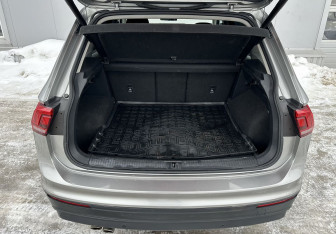 Подержанный автомобиль Volkswagen Tiguan 2020 года (15 фото)